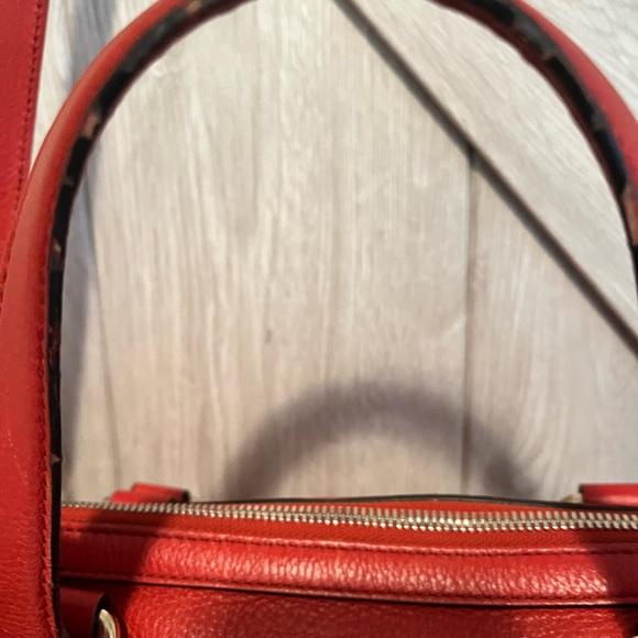 Gucci Soho Tassel Red Shoulder Bag - Picture 5 of 11